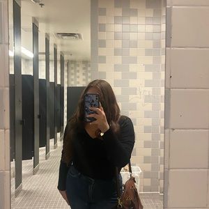 Meet your Posher, Fernanda